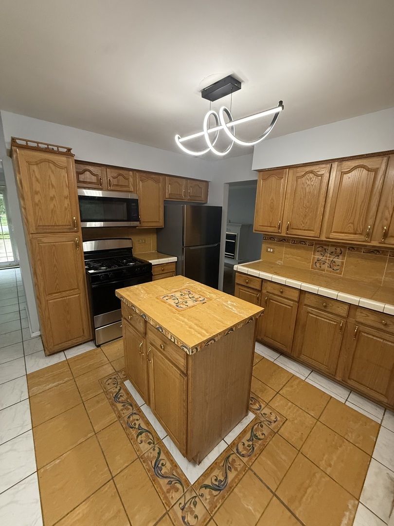 942 E 168th Street Property Photo 30