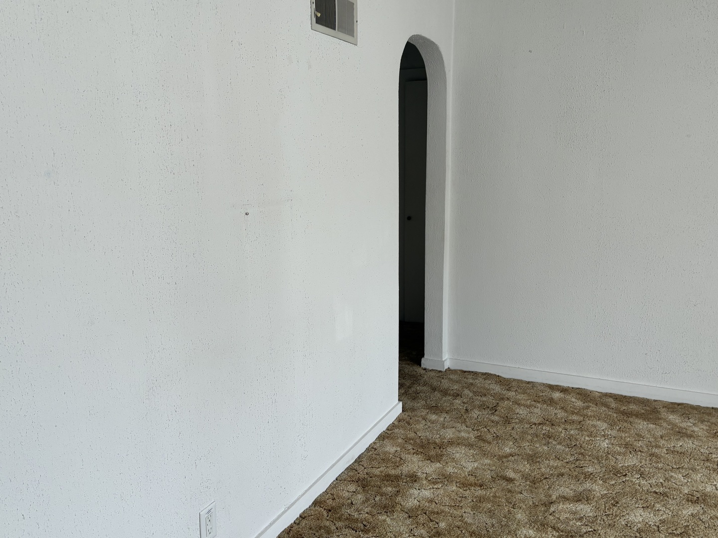 2712 Logan Street Property Photo 5