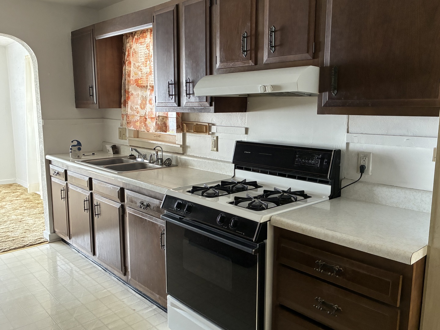 2712 Logan Street Property Photo 6