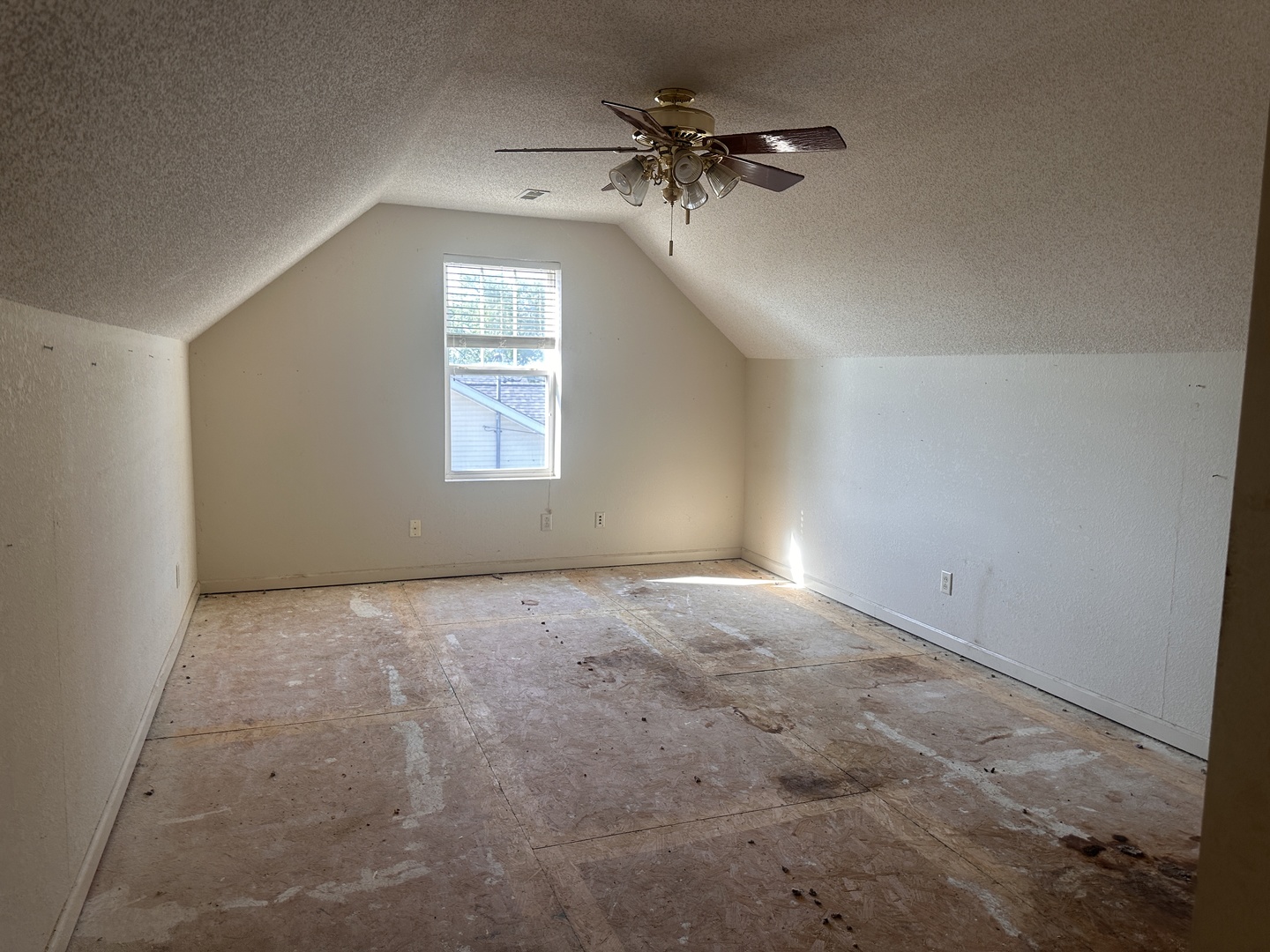 310 E Beacon Court Property Photo 18