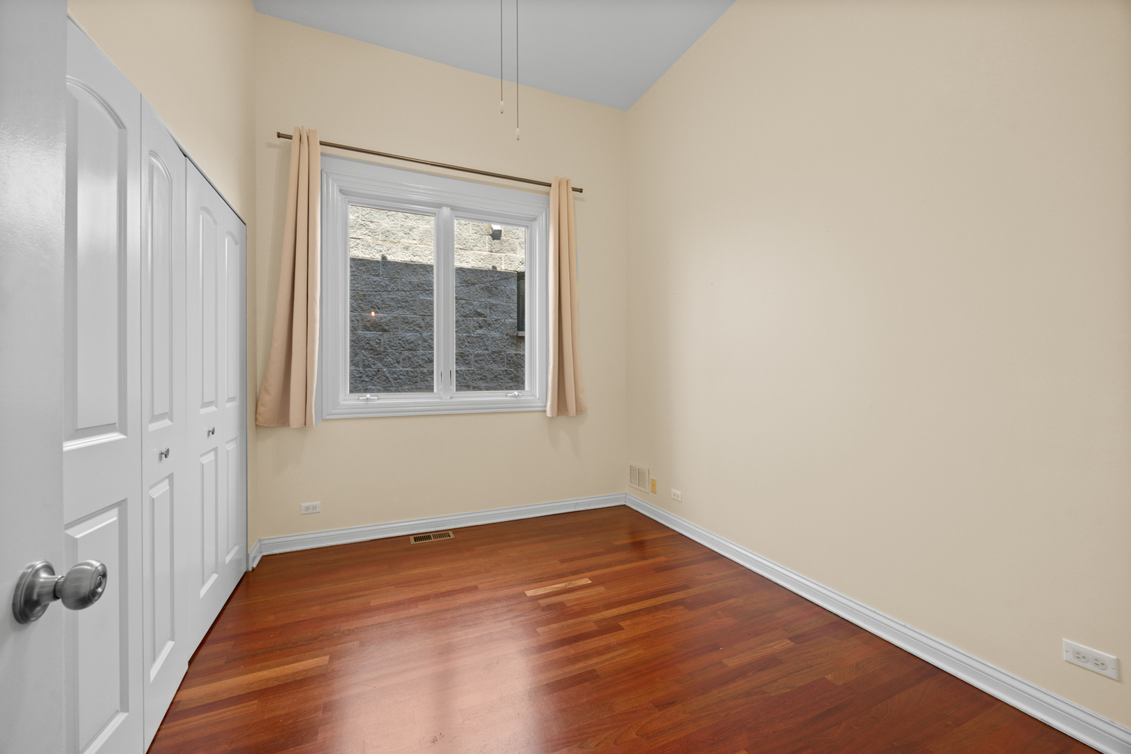 919 N Hermitage Avenue 3 Property Photo 13