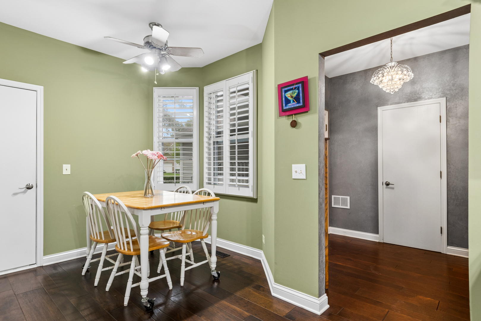 1211 Rhodes Lane Property Photo 4