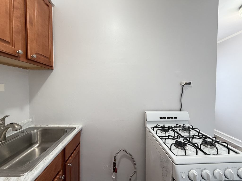 917 W Eastwood Avenue 714 Property Photo 5