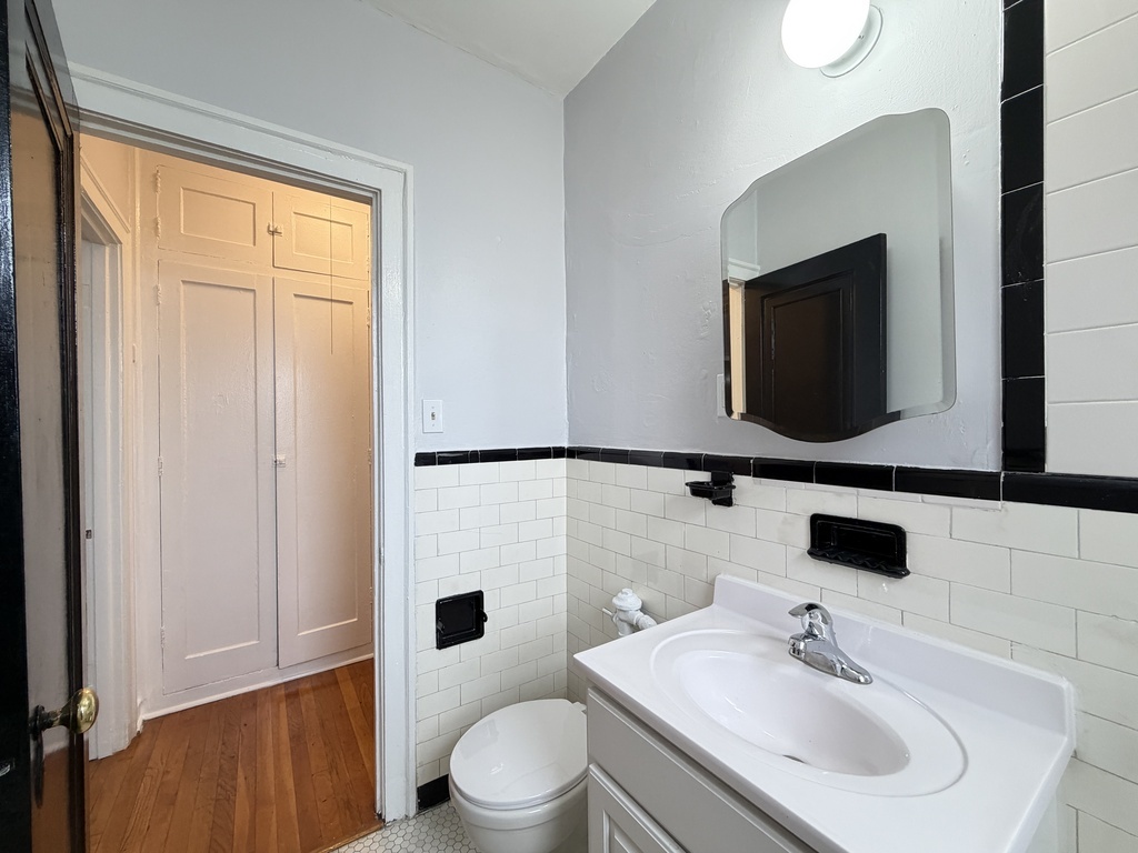 917 W Eastwood Avenue 714 Property Photo 19