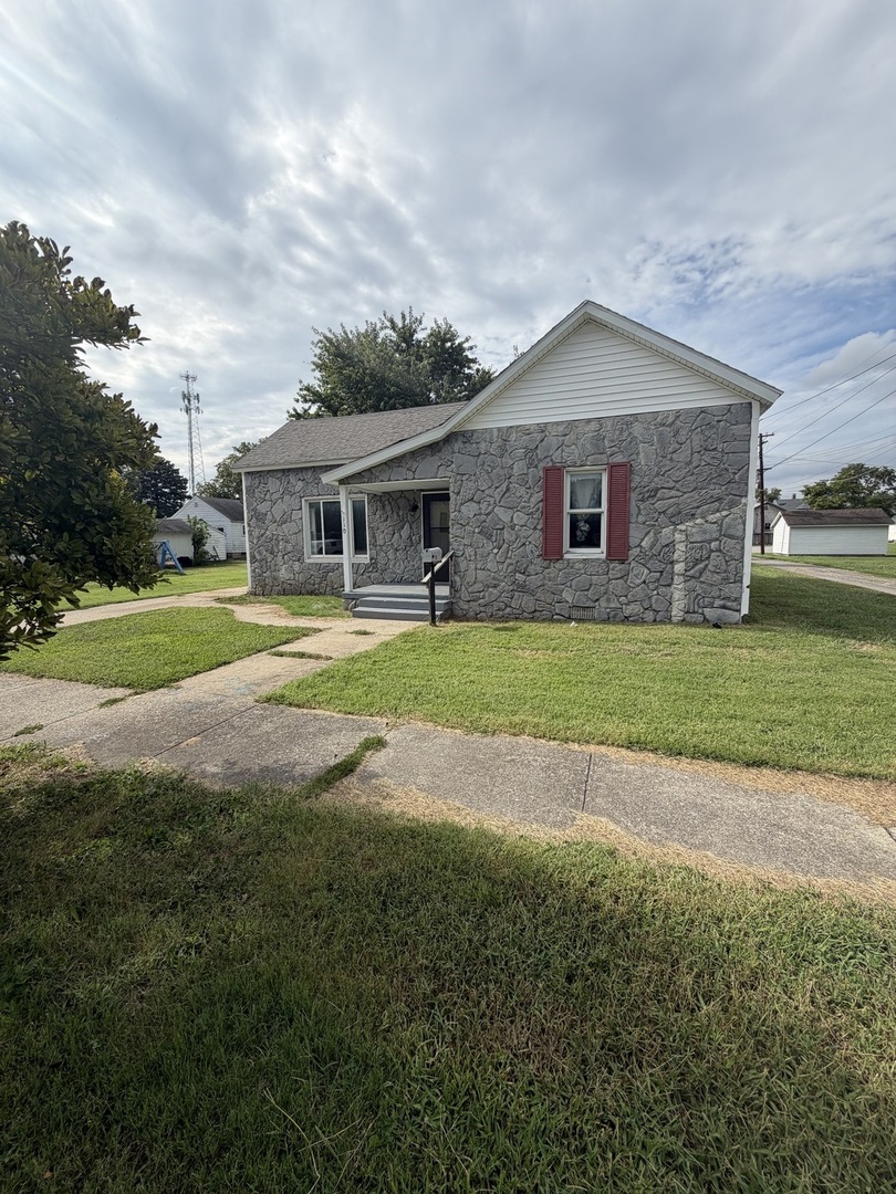 110 W Webb Street Property Photo 1