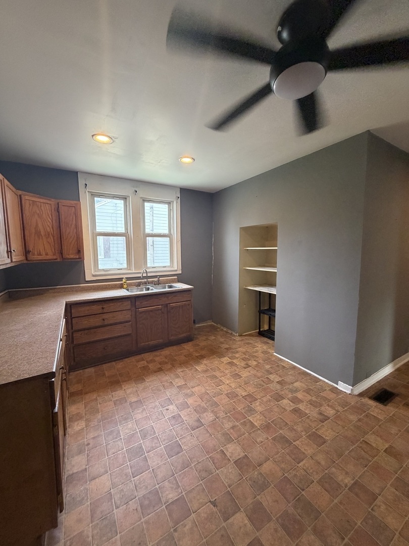 110 W Webb Street Property Photo 2