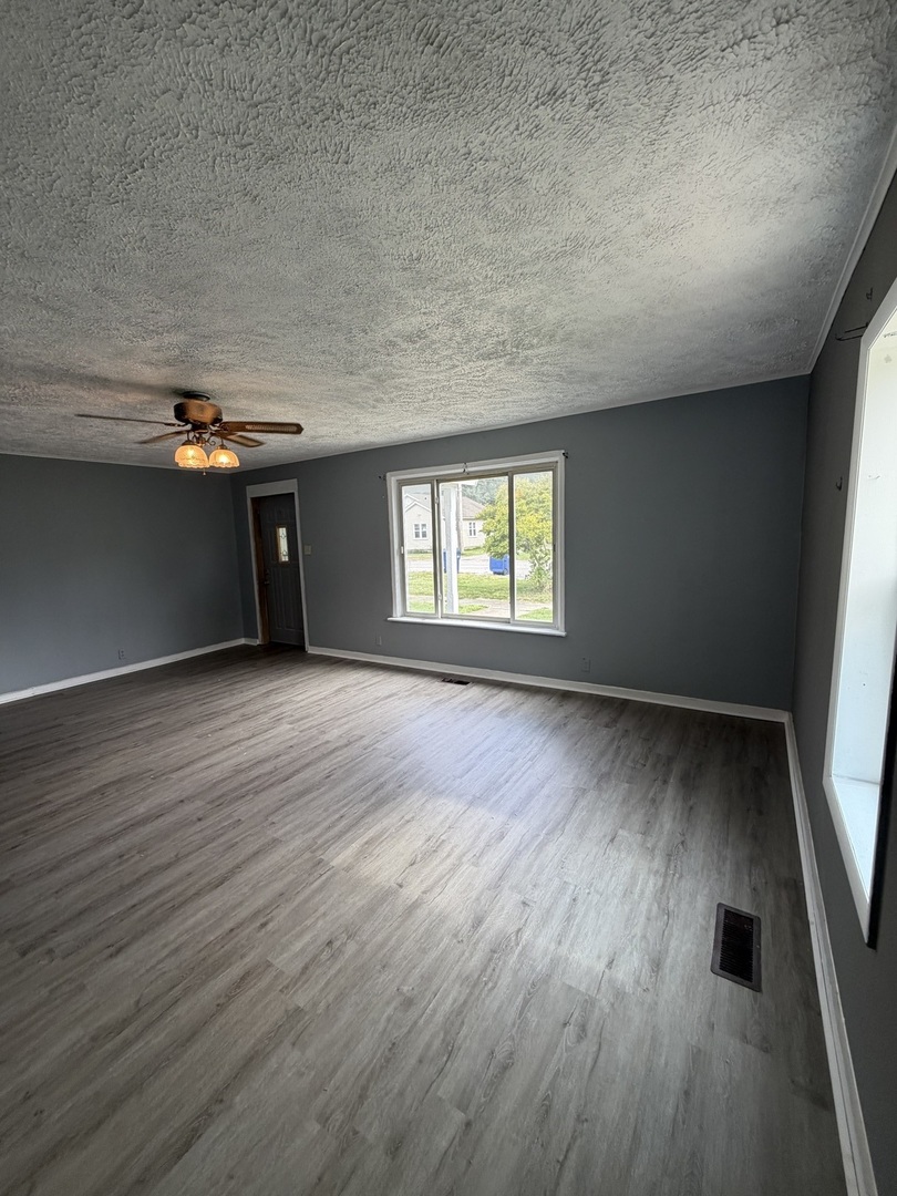 110 W Webb Street Property Photo 8