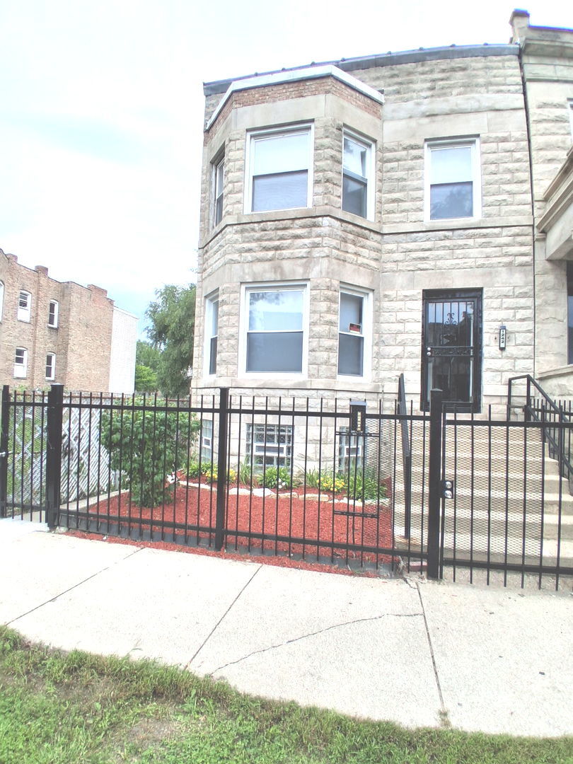1242 S Millard Avenue Property Photo 1