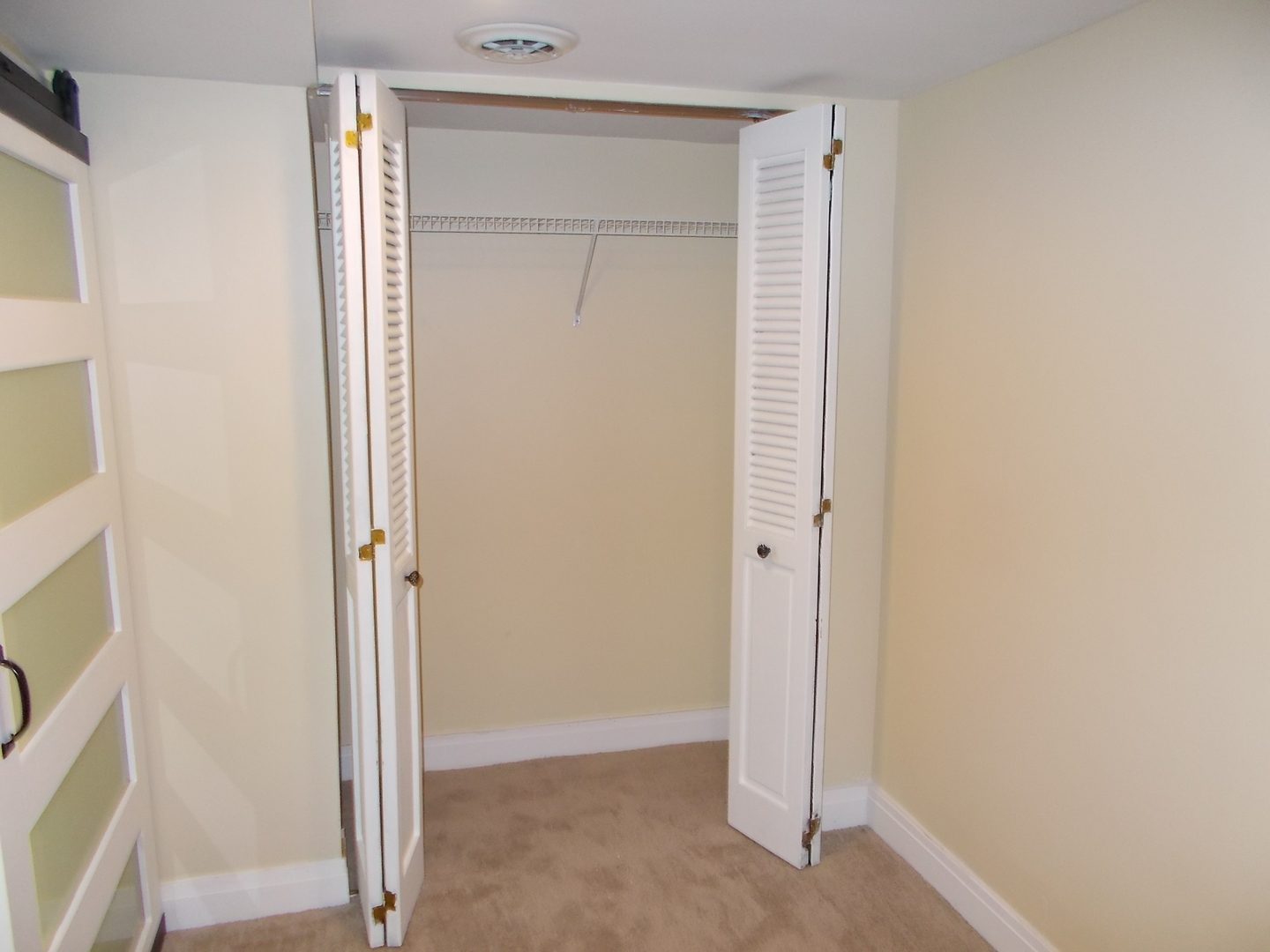 1242 S Millard Avenue Property Photo 17