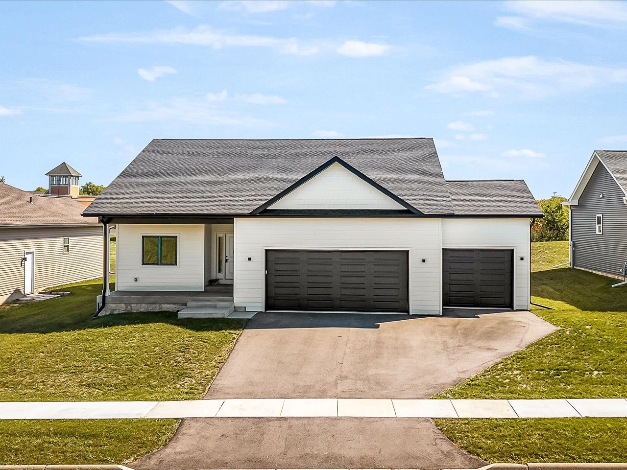 8557 Blue River Road Property Photo 1