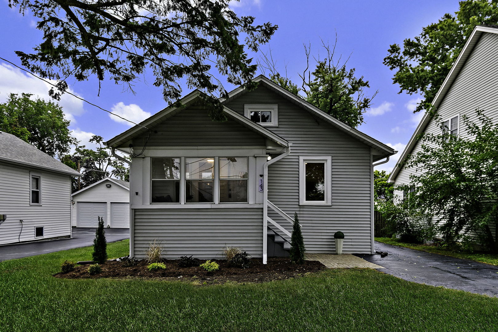 143 E Division Street Property Photo 1