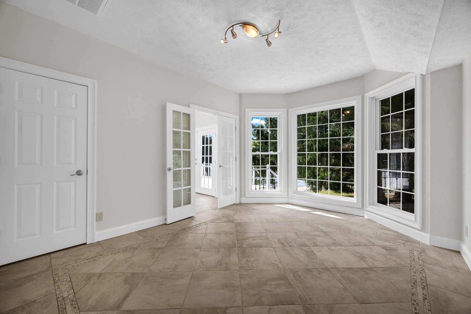 7 Smokey Court Property Photo 28