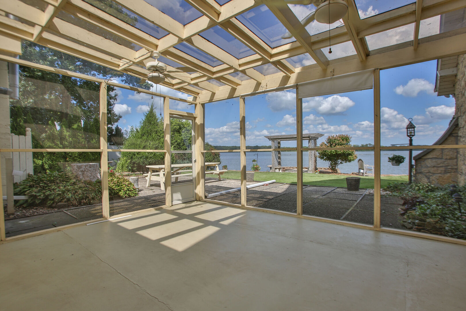 2105 Riverview Road Property Photo 28