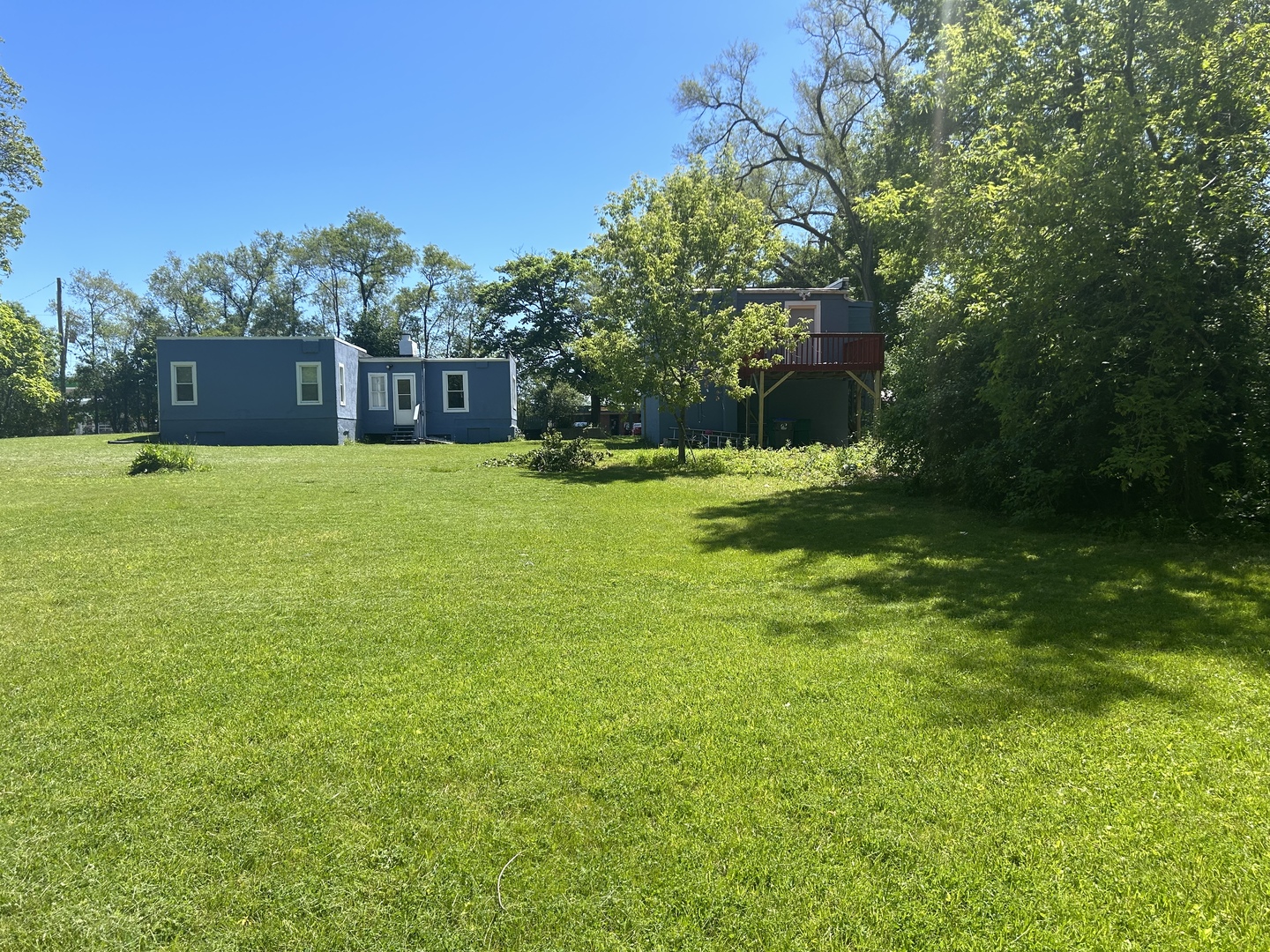 2110 Lewis Avenue Property Photo 3
