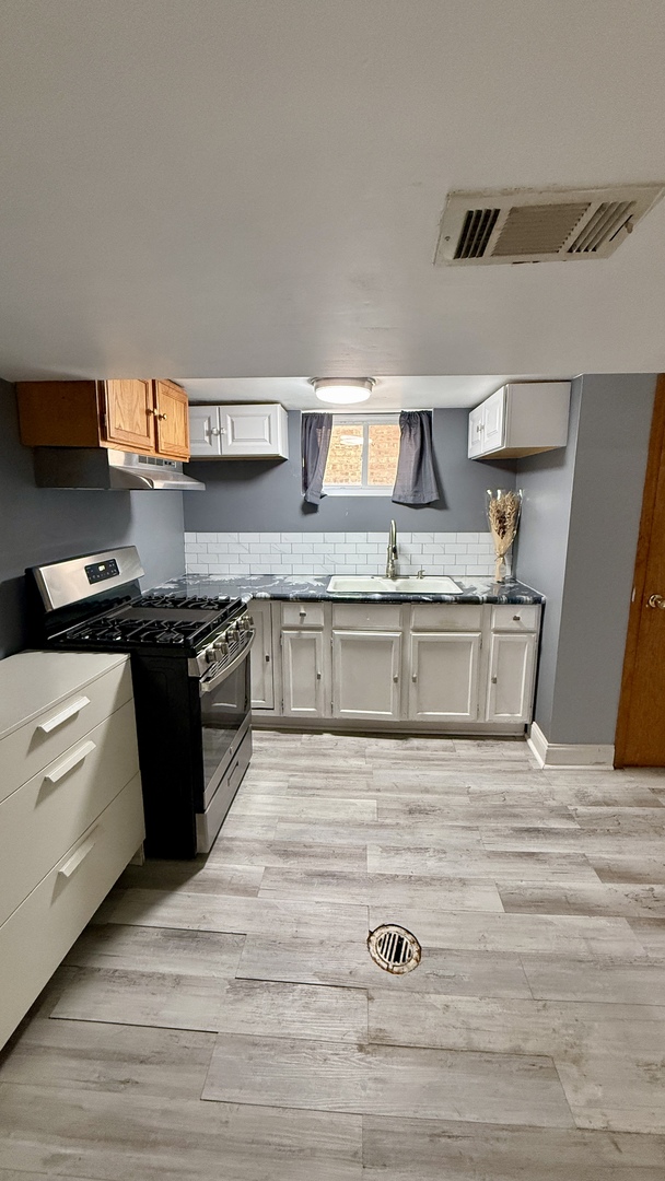 5121 S New England Avenue G Property Photo 4