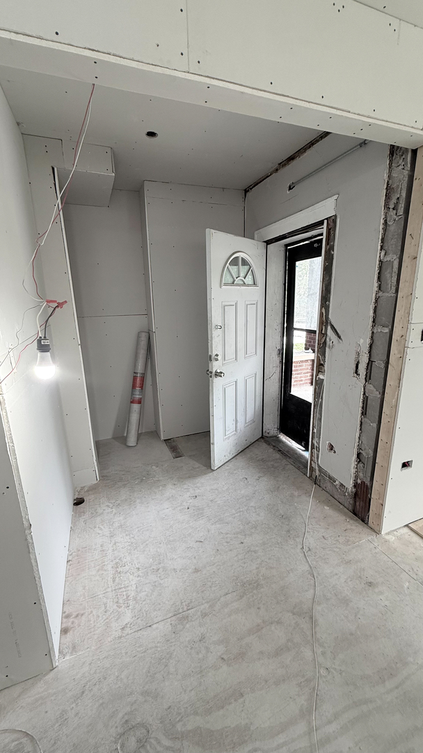15620 Loomis Avenue Property Photo 5