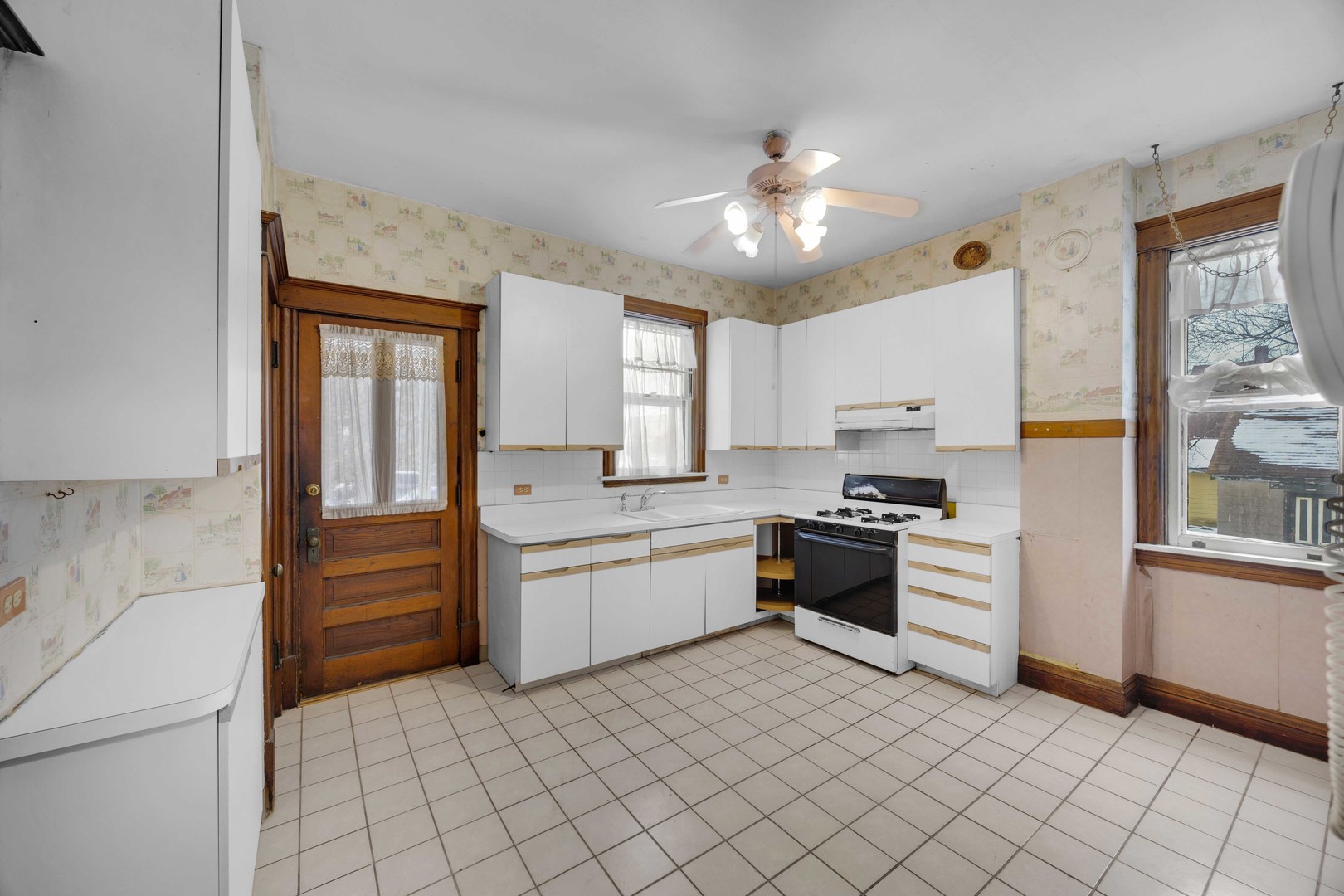 1322 Main Street Property Photo 11