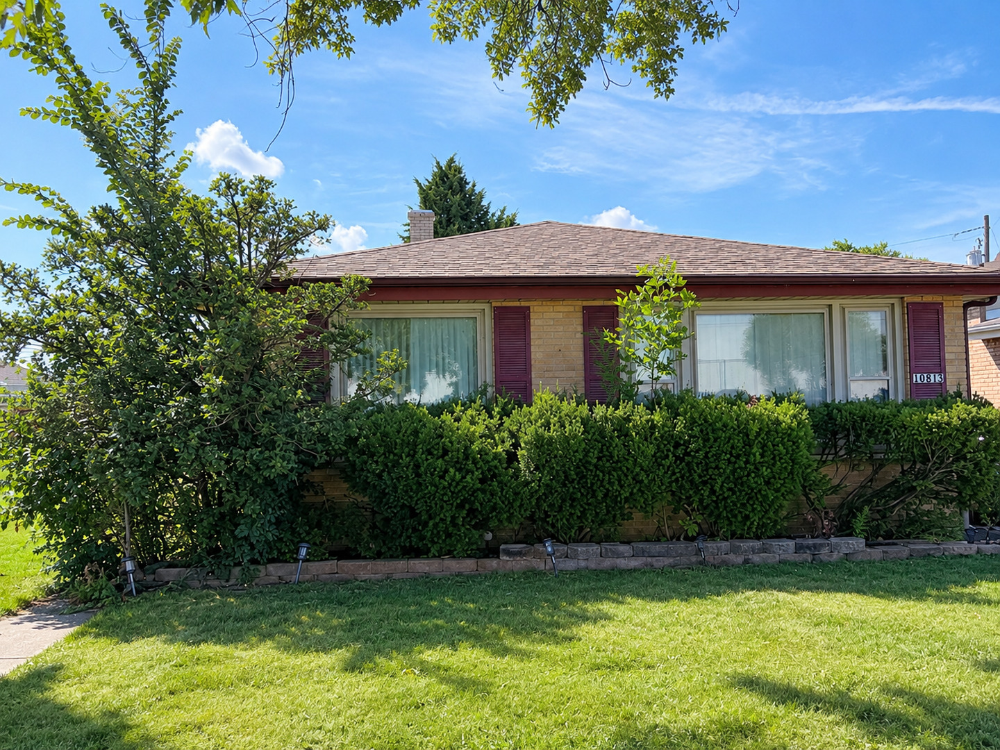 10813 Belmont Avenue Property Photo 1