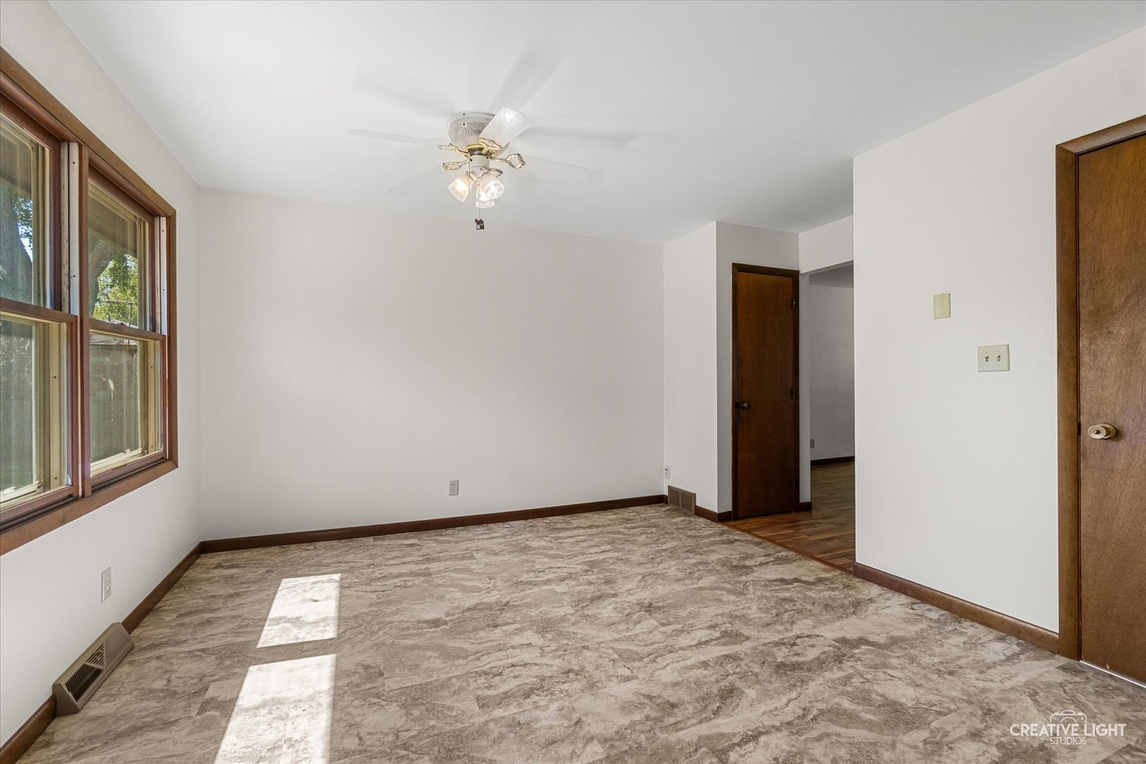 527-531 Prairie Street Property Photo 6
