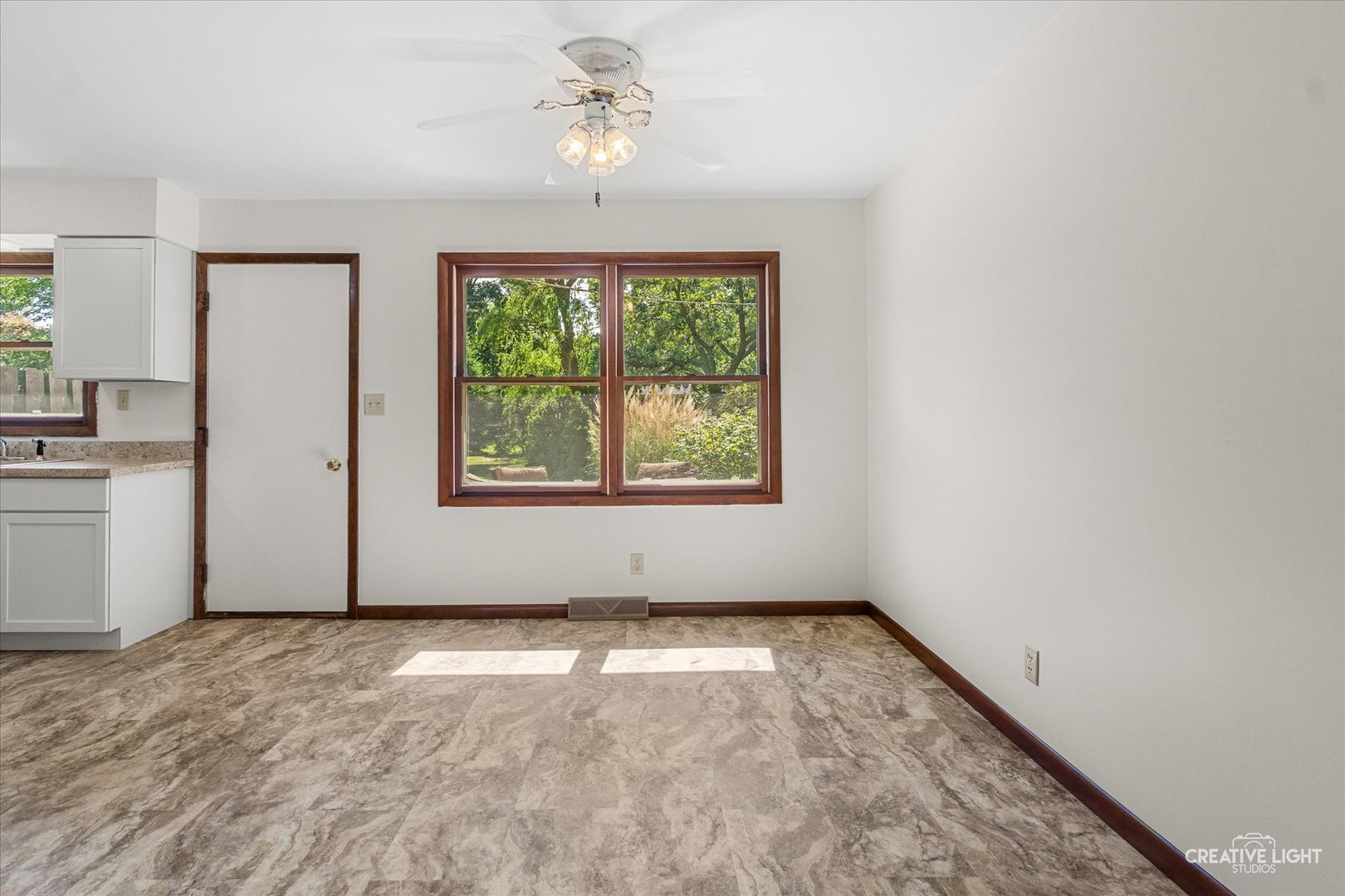 527-531 Prairie Street Property Photo 7