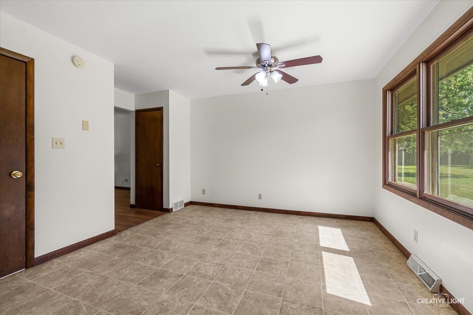 527-531 Prairie Street Property Photo 17