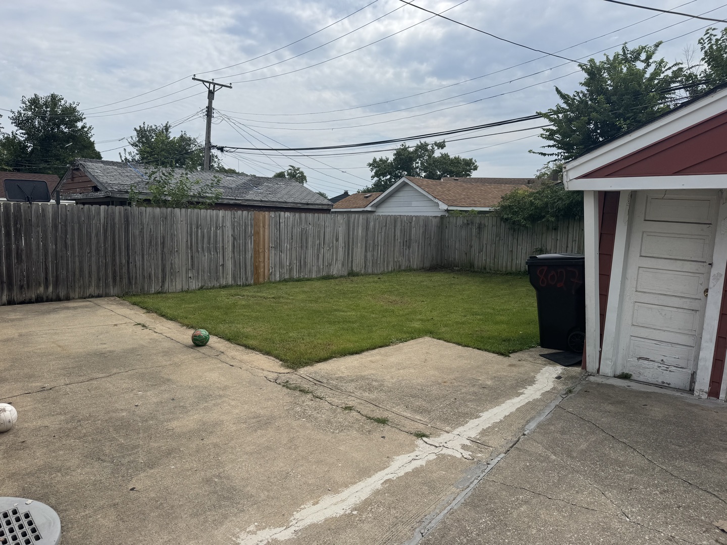 8027 S Knox Avenue Property Photo 4
