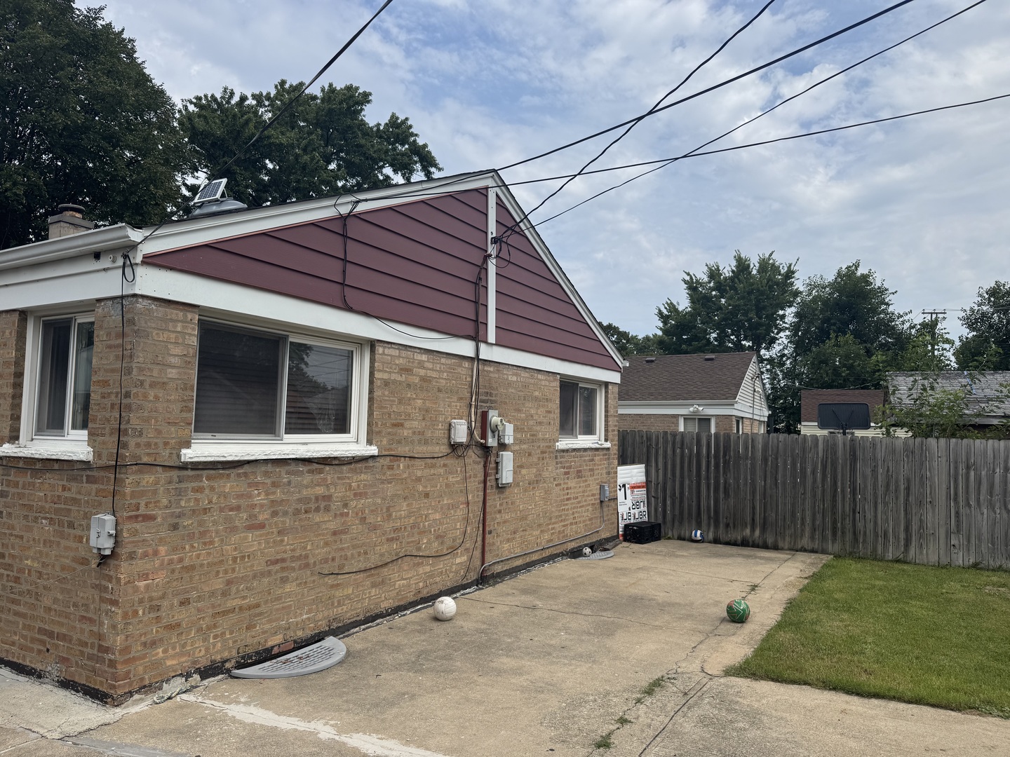 8027 S Knox Avenue Property Photo 7