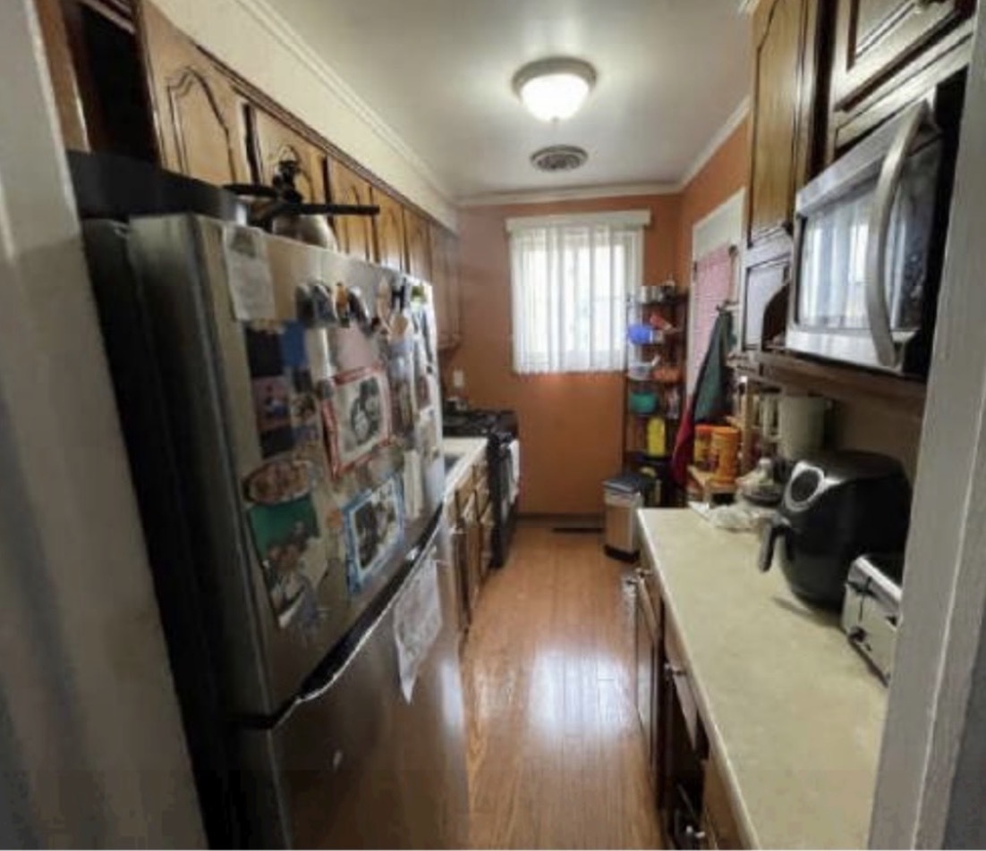 8027 S Knox Avenue Property Photo 9