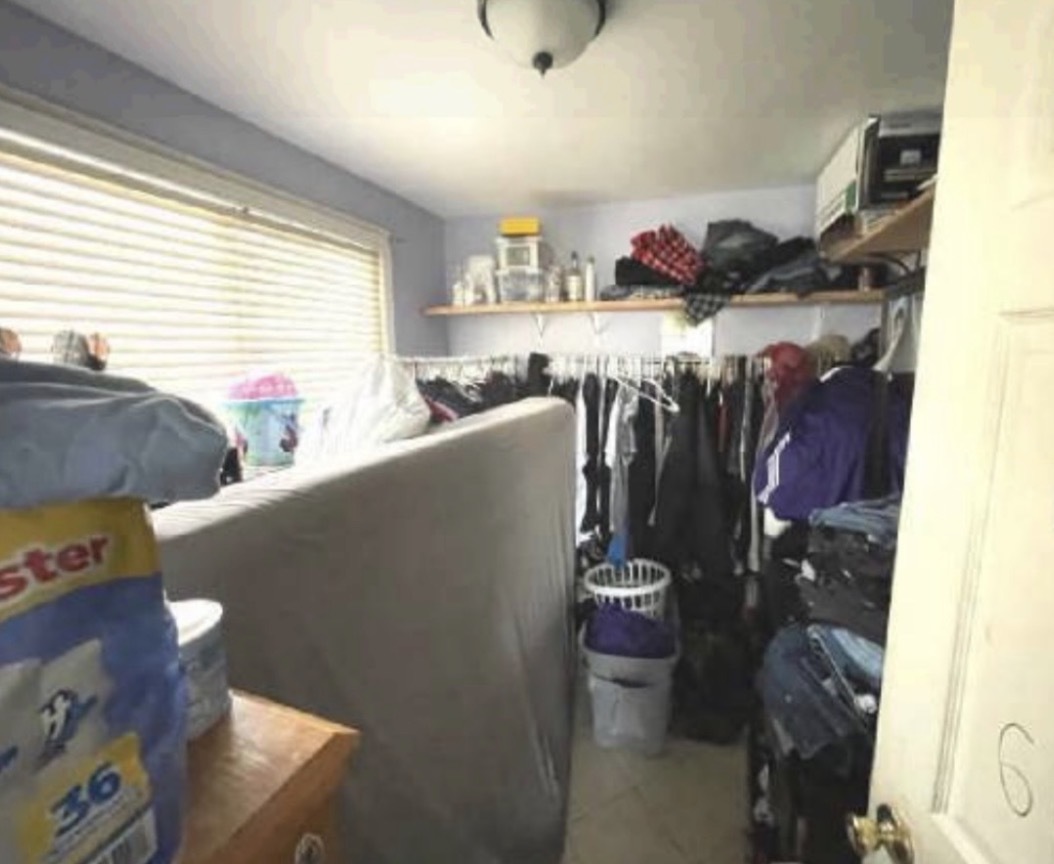 8027 S Knox Avenue Property Photo 14