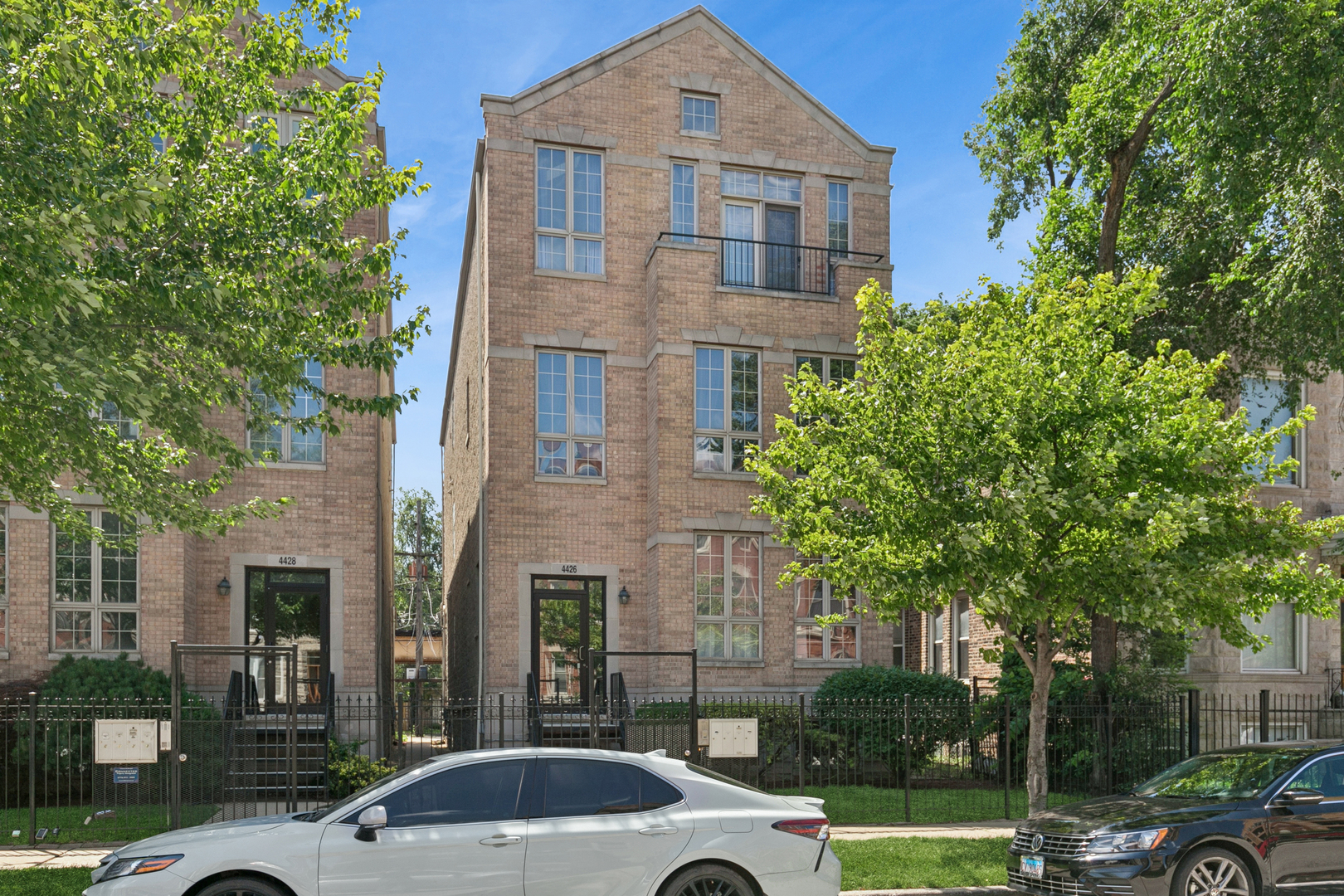 4426 S Calumet Avenue G Property Photo 2
