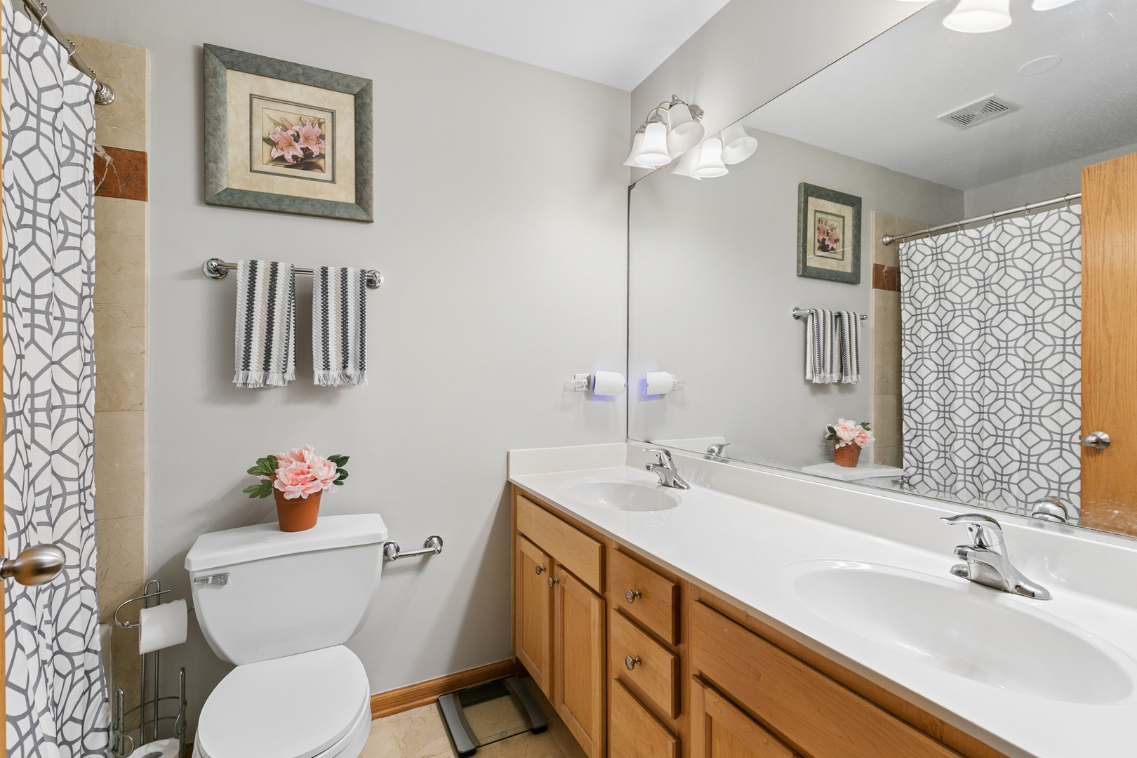 4426 S Calumet Avenue G Property Photo 14
