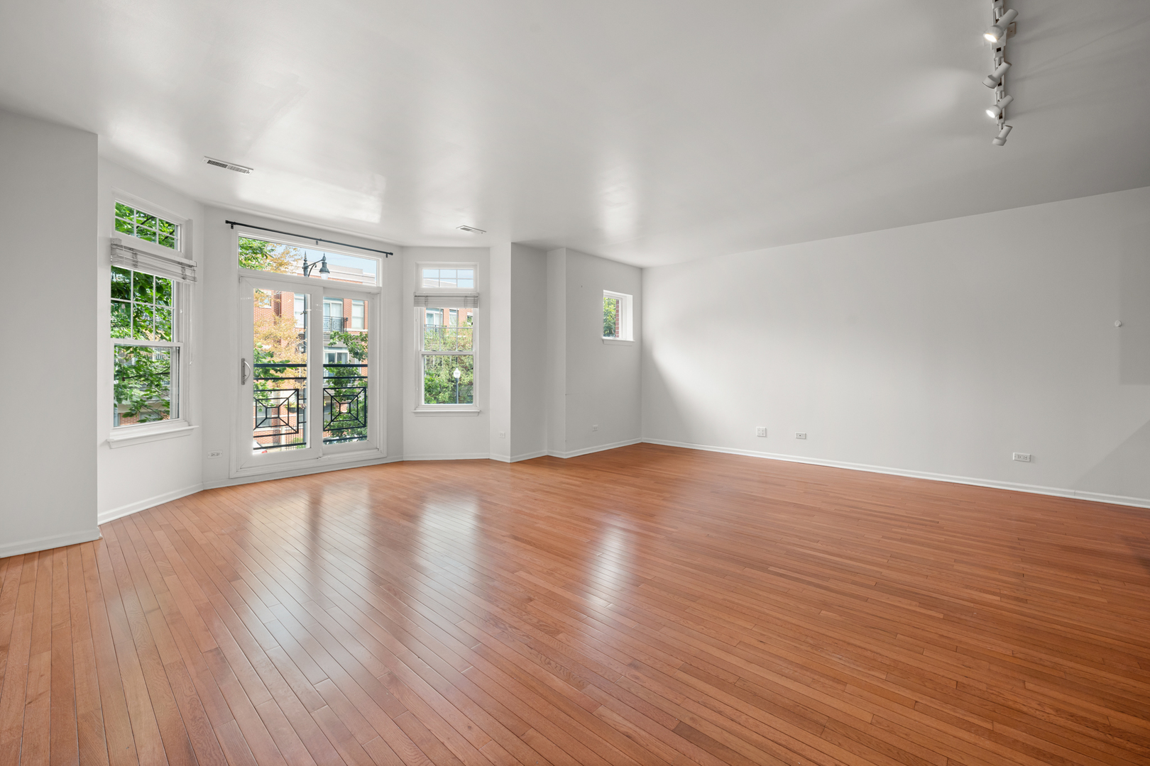1414 S Halsted Street 2b Property Photo 3