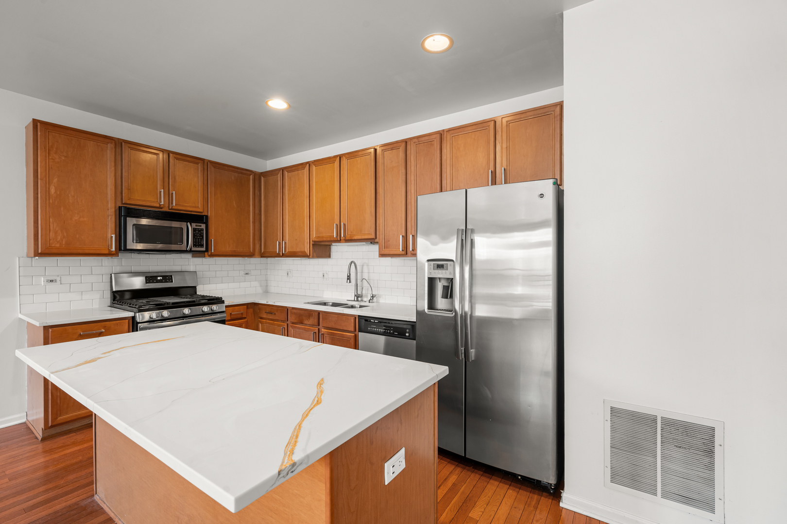 1414 S Halsted Street 2b Property Photo 7
