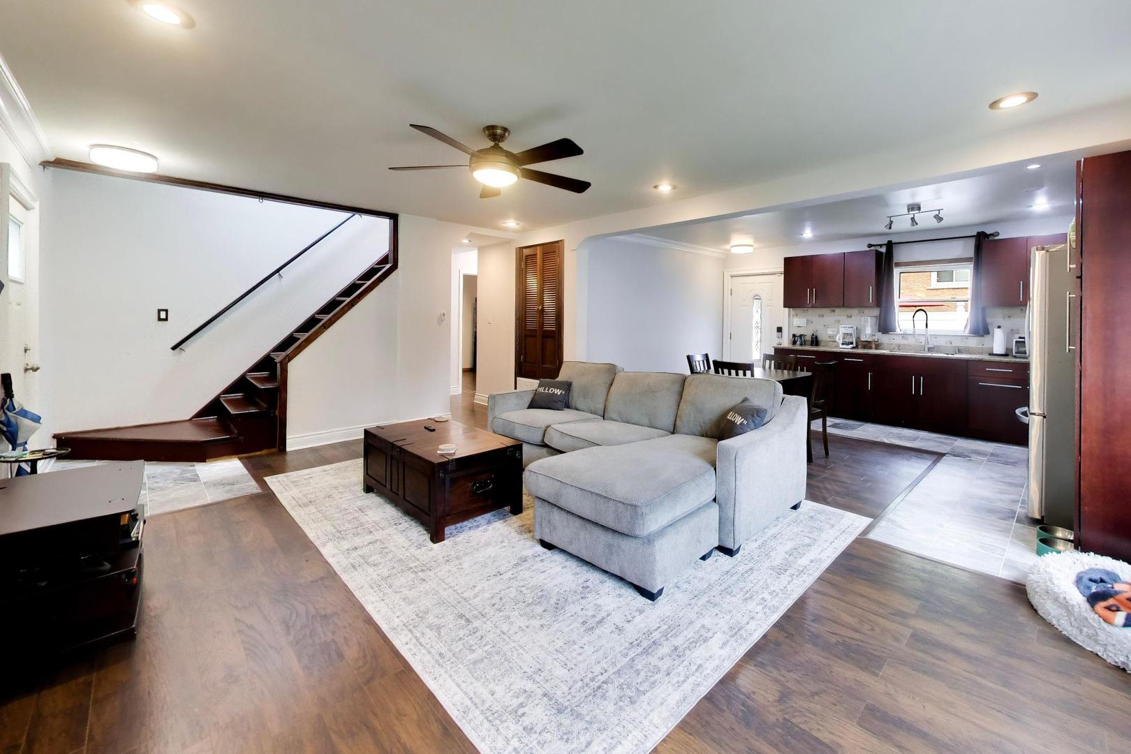 12231 S Lawndale Avenue Property Photo 6