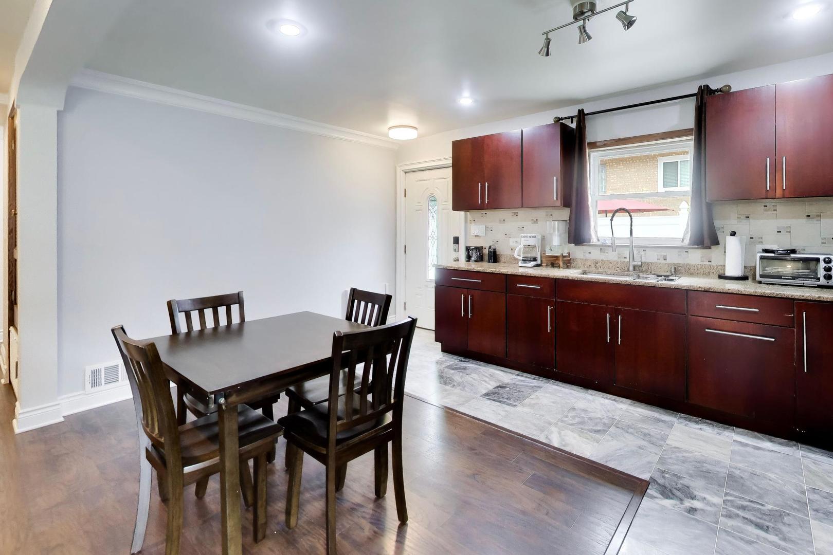 12231 S Lawndale Avenue Property Photo 10