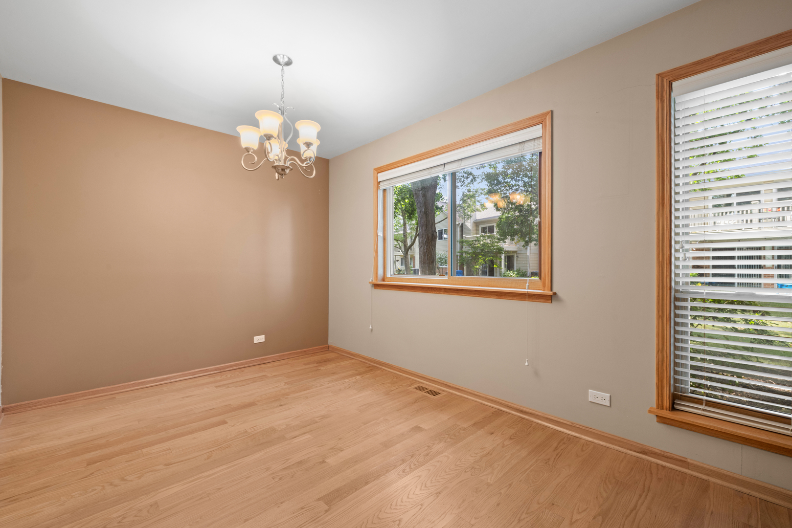 1602 Brittany Court D1 Property Photo 4