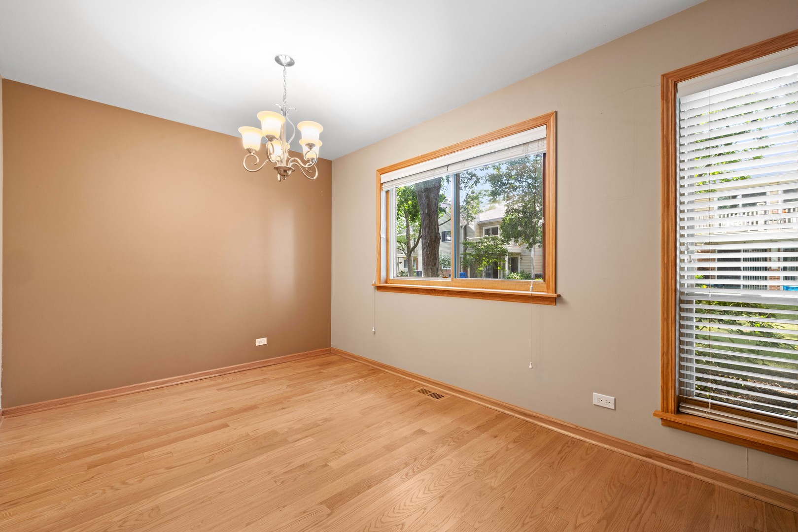 1602 Brittany Court D1 Property Photo 4