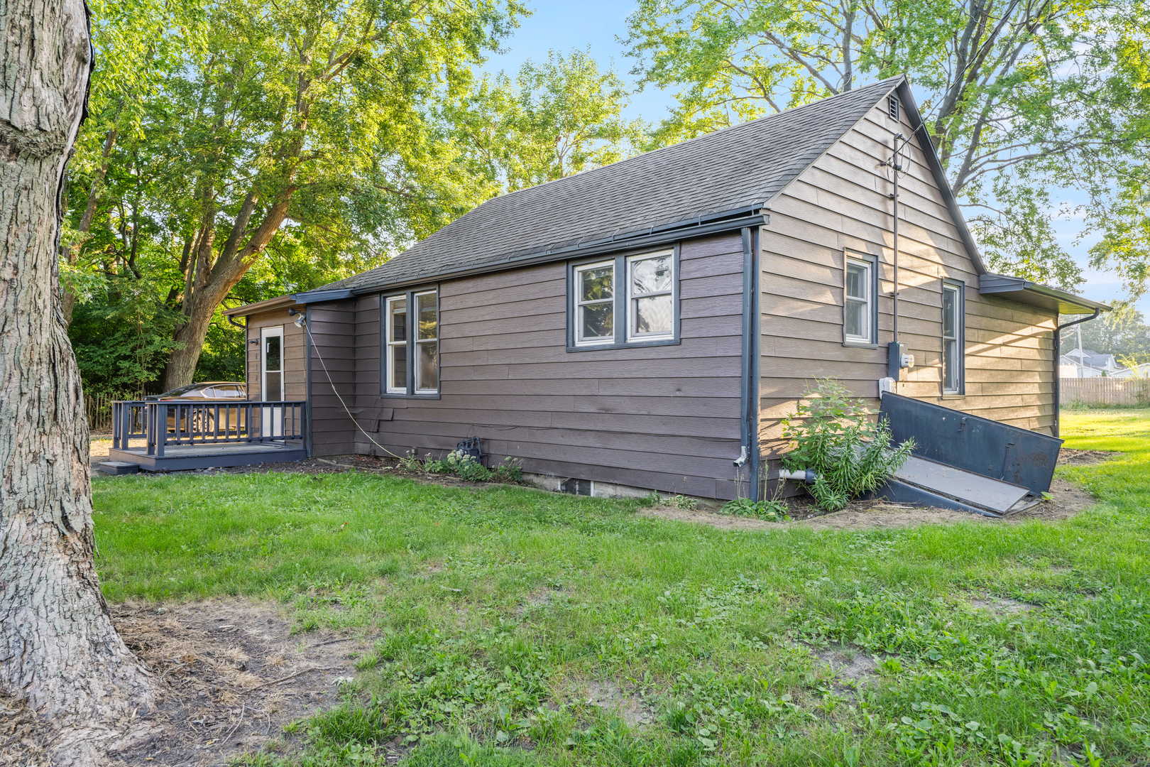 614 N Douglas Street Property Photo 3