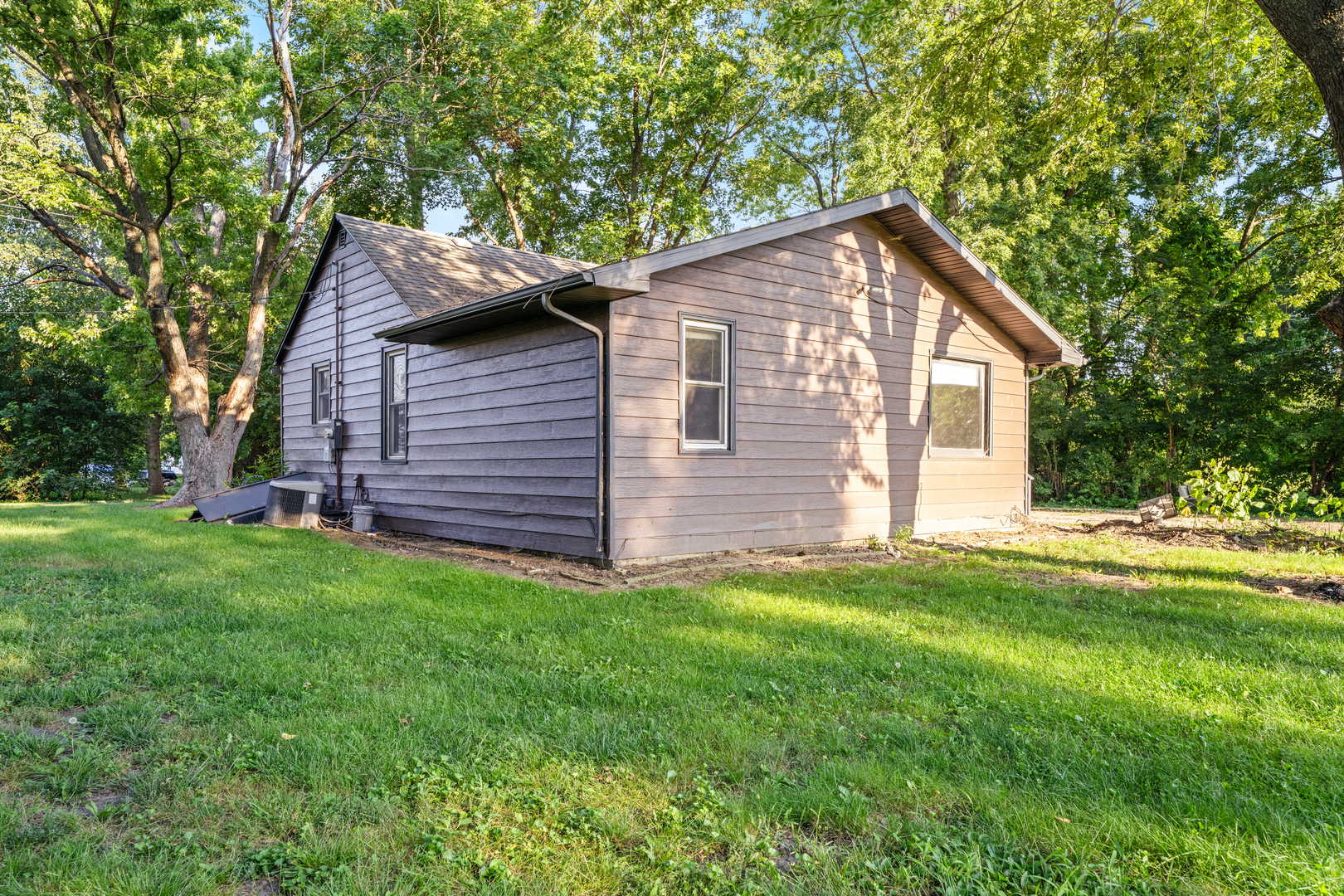 614 N Douglas Street Property Photo 4