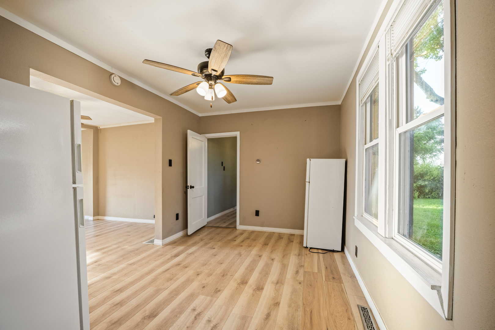614 N Douglas Street Property Photo 8