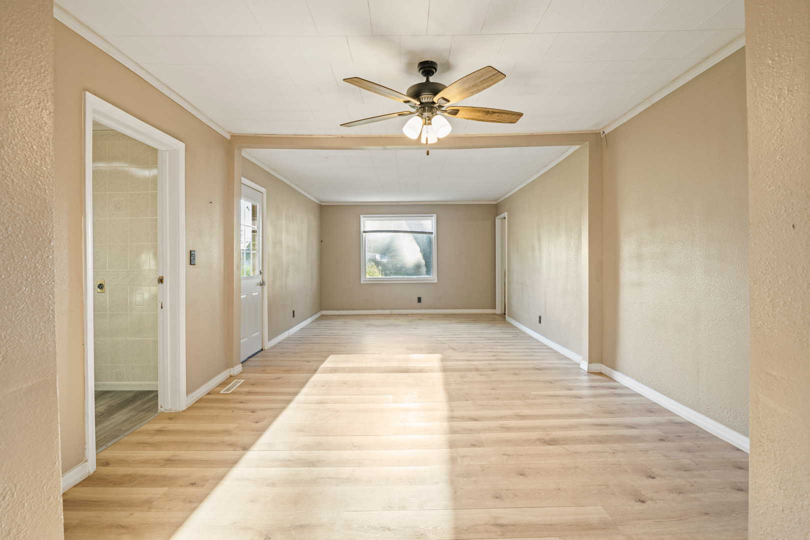 614 N Douglas Street Property Photo 10