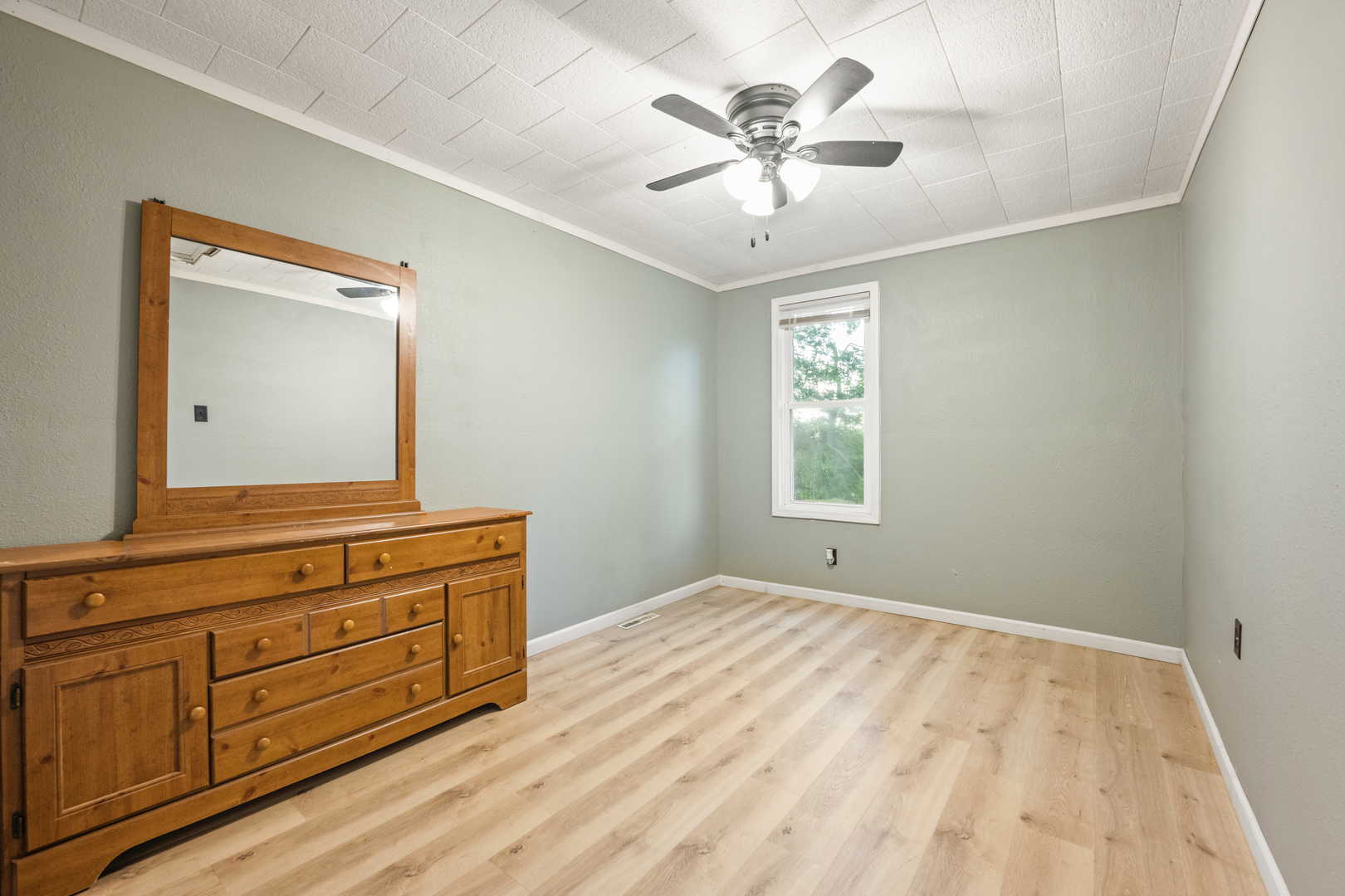614 N Douglas Street Property Photo 12