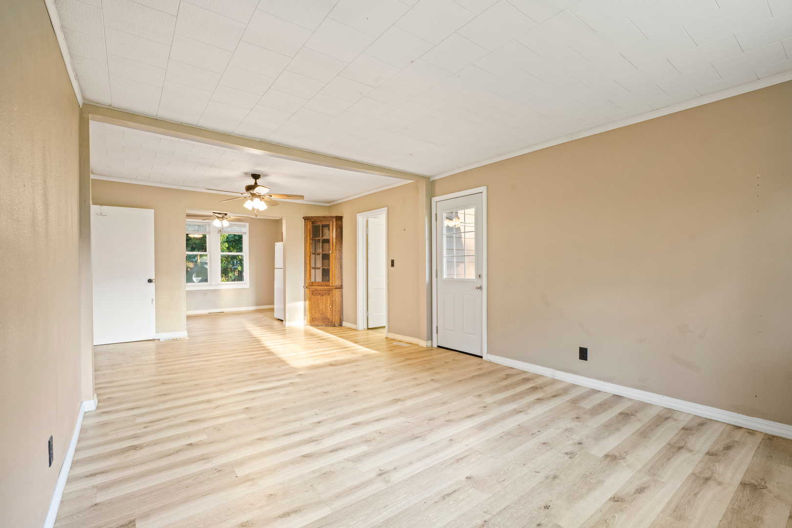 614 N Douglas Street Property Photo 15