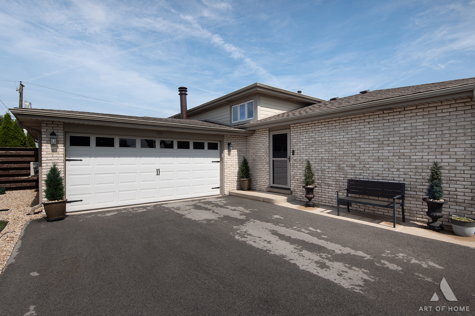 7934 W 81st Place Property Photo 3