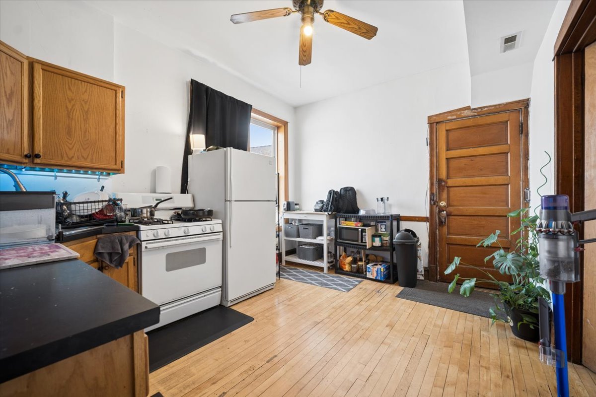 1047 N Western Avenue Property Photo 7
