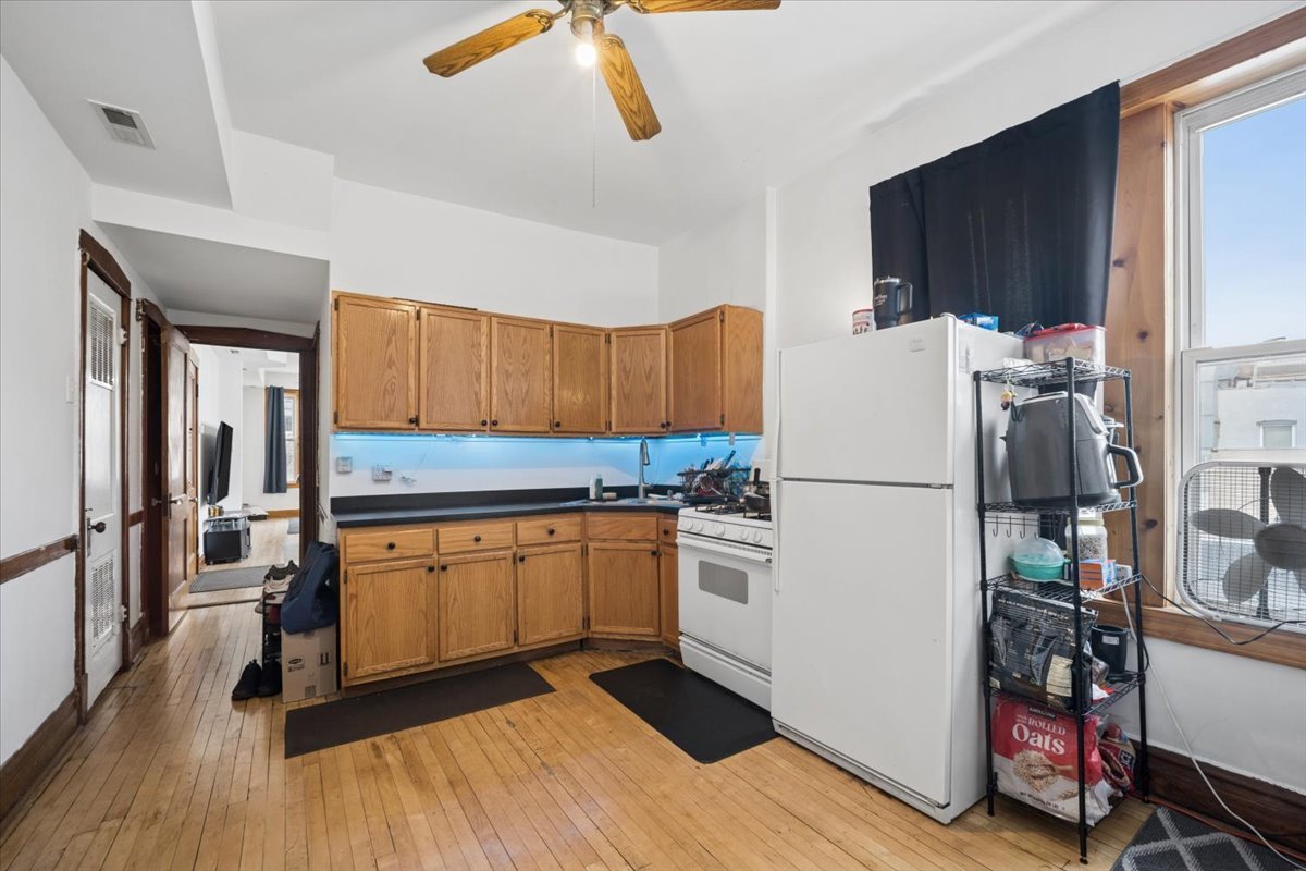 1047 N Western Avenue Property Photo 11