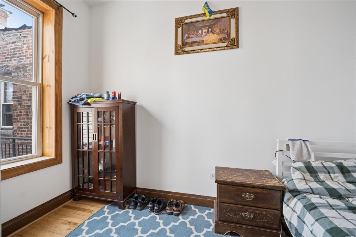 1047 N Western Avenue Property Photo 21