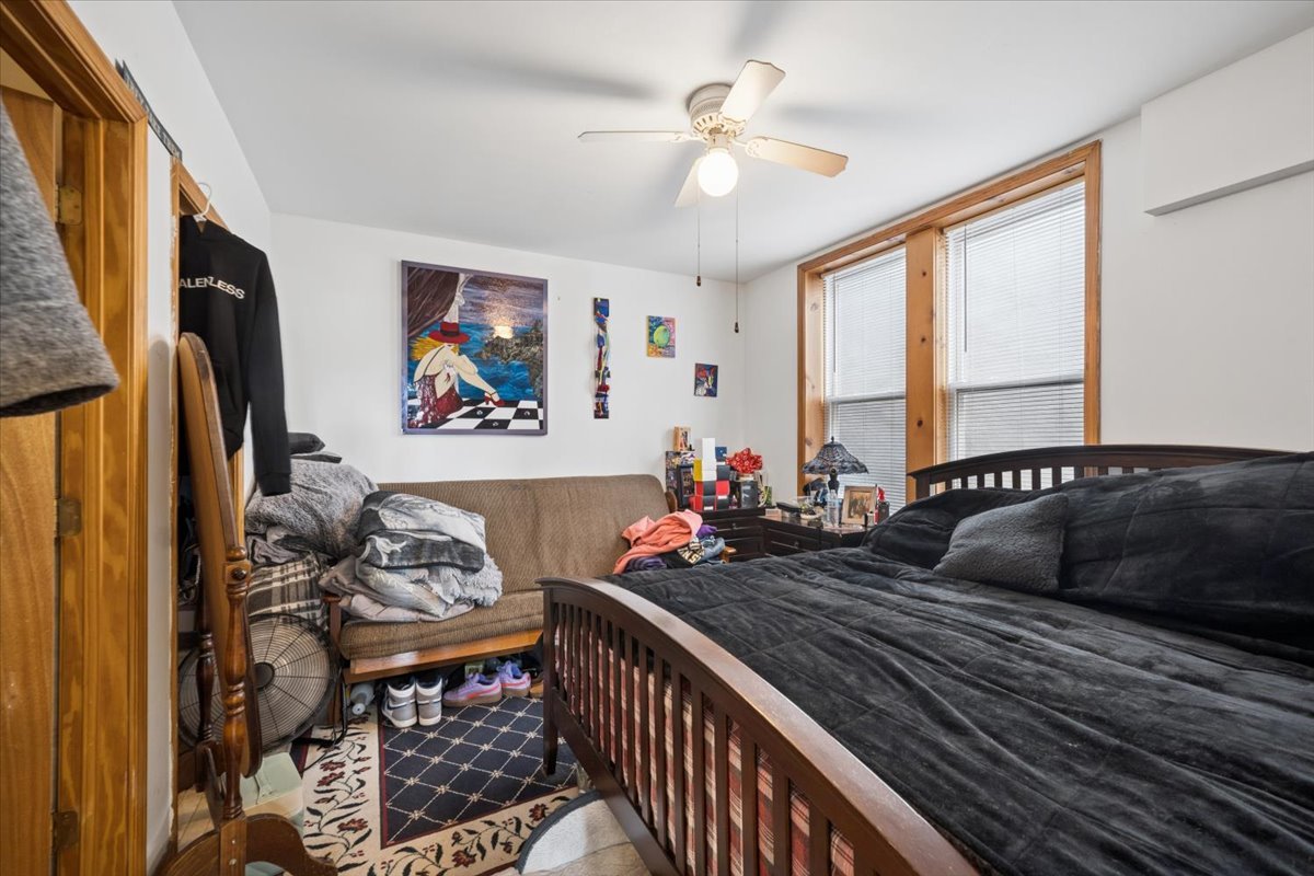 1047 N Western Avenue Property Photo 28