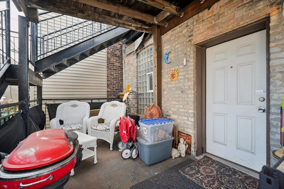 1047 N Western Avenue Property Photo 30