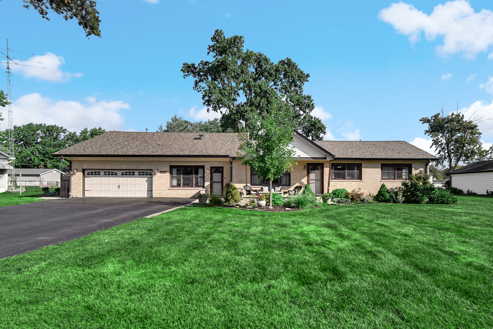 8210 Hillcrest Drive Property Photo 1